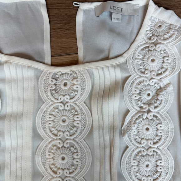 Medium Dainty Lacy Sheer Loft top White - Picture 3 of 5